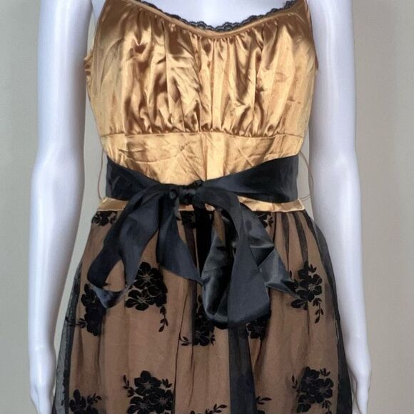 Heart Soul Cocktail Dress in Gold with Black Lace Overlay - Picture 10 of 16
